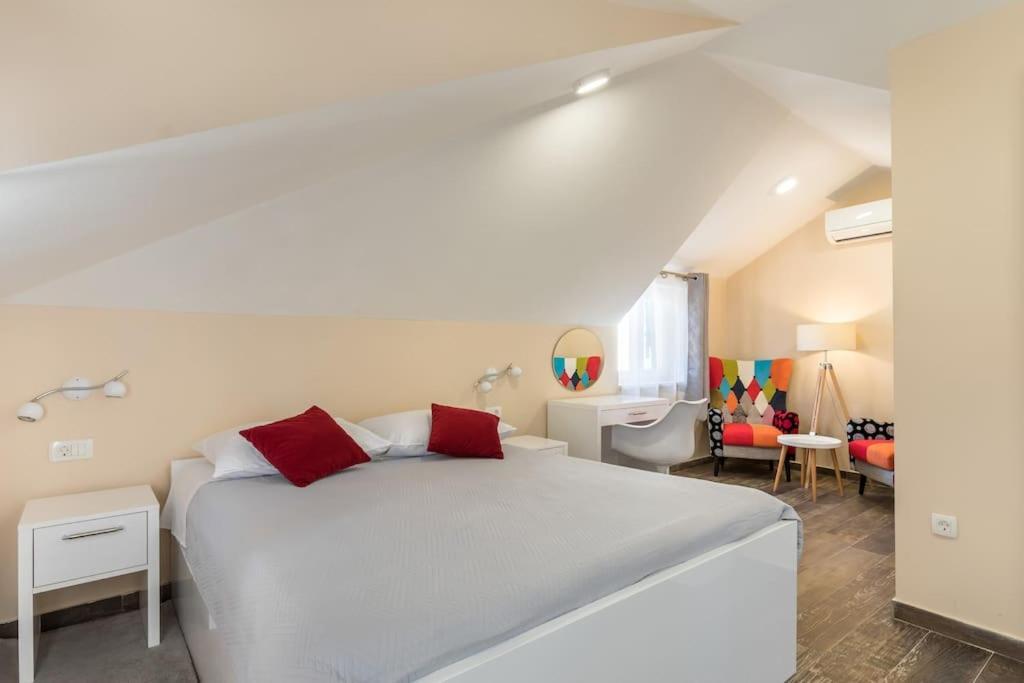Elegant Residence Rooms & Apartments Сплит Экстерьер фото
