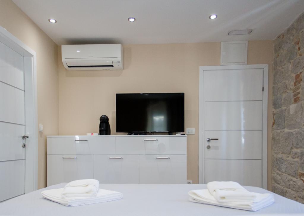 Elegant Residence Rooms & Apartments Сплит Экстерьер фото